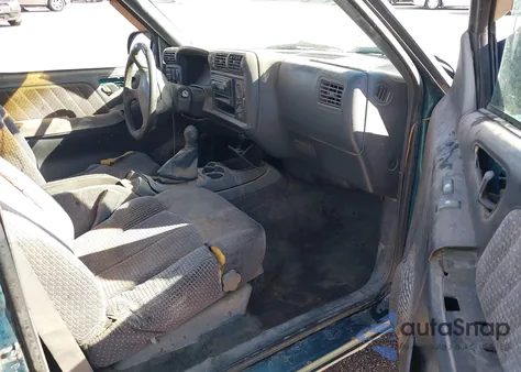 1997 GMC Jimmy Sls from USA, damaged, VIN 1GKDT13W7V2563819